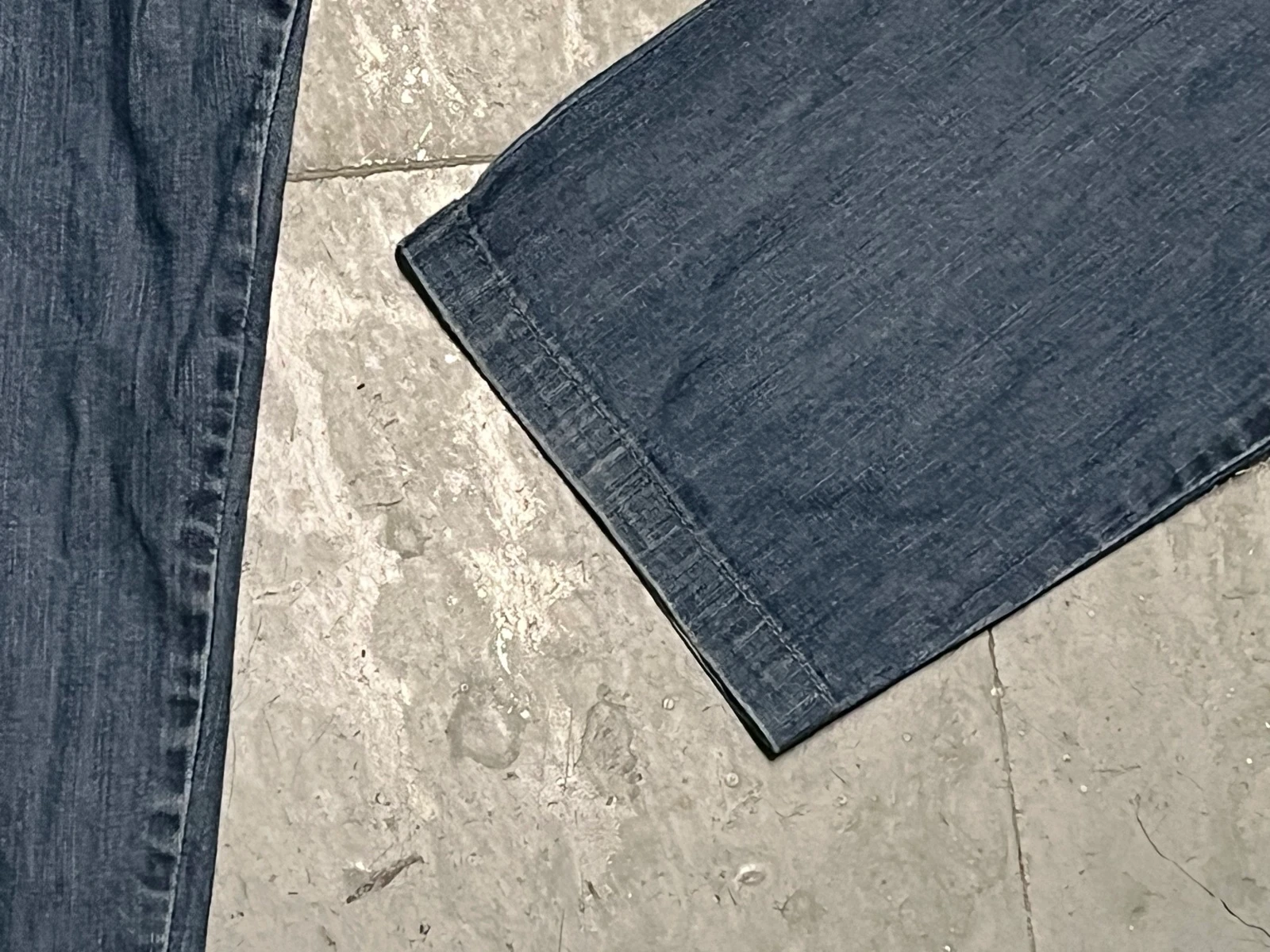 Calça jeans azul com letras de strass na parte de trás – photo 17